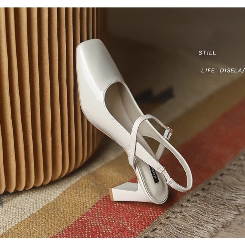 2025 new summer French solid color pointed patent leather mid-heel buckle sandals women's retro stiletto sandals 34--41 size 2025 new summer French solid color pointed patent leather mid-heel buckle sandals women's retro stiletto sandals 34--41 size